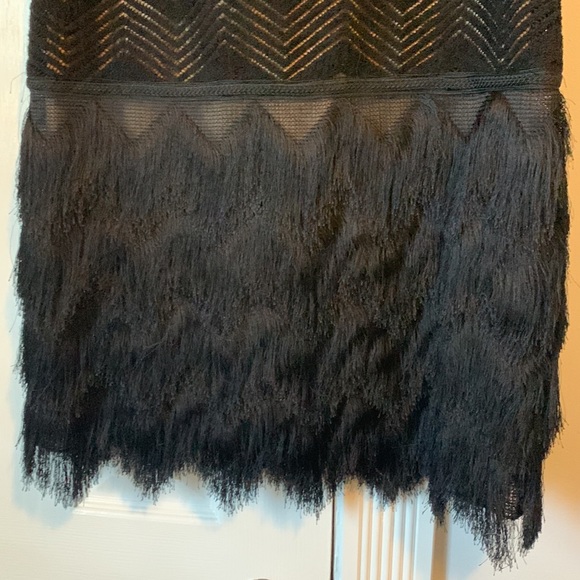 Max Studio Black & Beige Zigzag fringed dress size Small - Picture 4 of 4